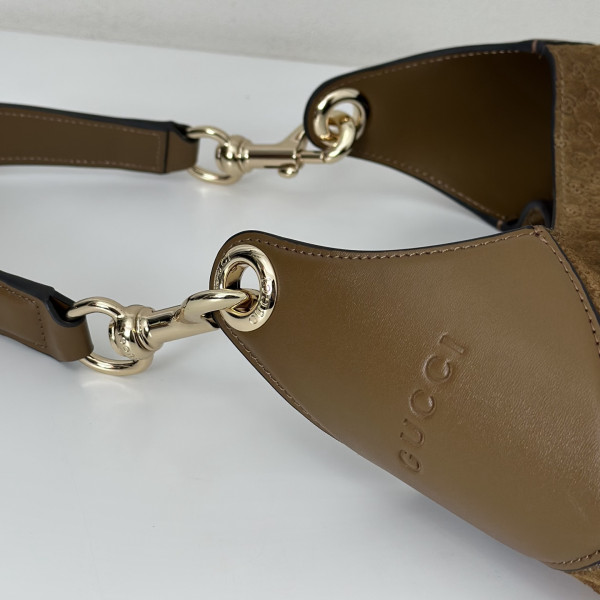 G*u*i b medium shoulder bag