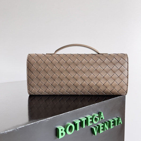bo*te*ga Ve*ne*ta long clutch andiamo with handle-31*13*3cm