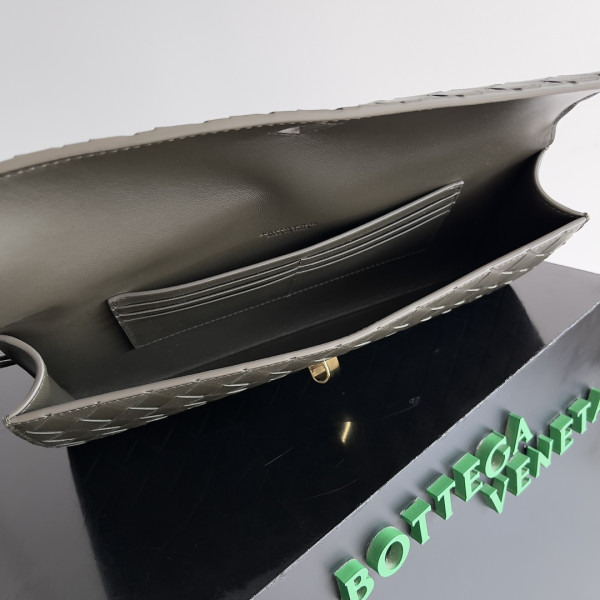 bo*te*ga Ve*ne*ta long clutch andiamo with handle-31*13*3cm