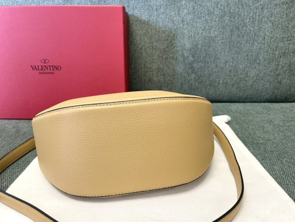 VALENTINO Small Vlogo Moon Hobo Bag - 29*23*11CM