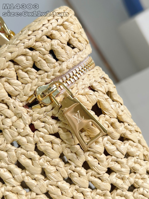 l0*is V*t0n vanity chain pouch natural tan raffia - 19 x 6.5 x 11.5 cm
