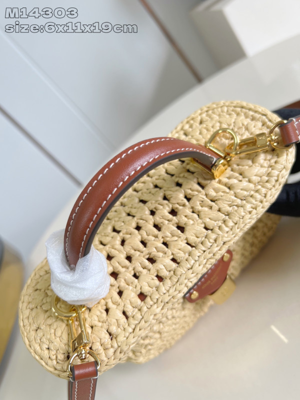 l0*is V*t0n vanity chain pouch natural tan raffia - 19 x 6.5 x 11.5 cm