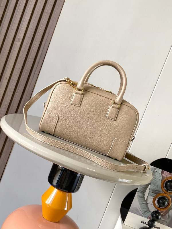 L0ew* amazona 23 bag in soft grained calfskin - 23*10*15cm
