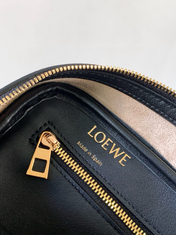 L0ew* amazona 23 bag in soft grained calfskin - 23*10*15cm