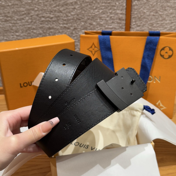 l0*is V*t0n belt