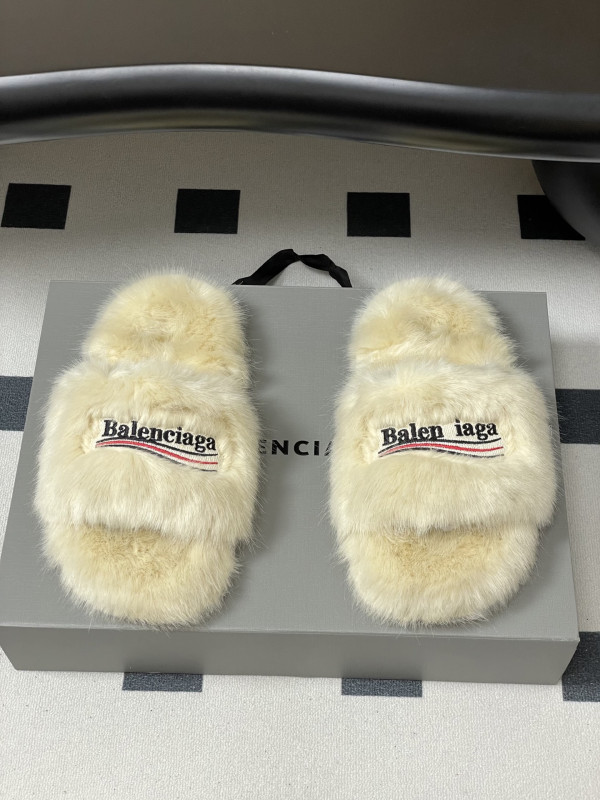 Ba*len*cia*ga slides