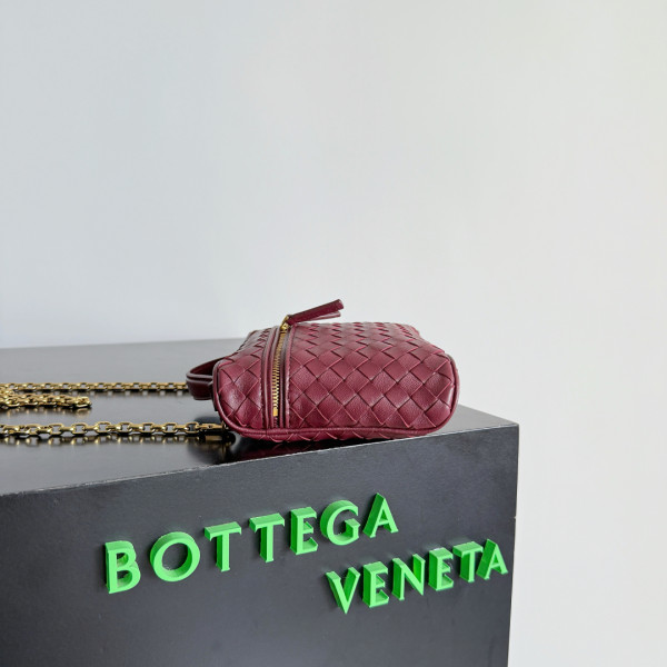 bo*te*ga Ve*ne*ta small soft vanity - 19*14*3cm