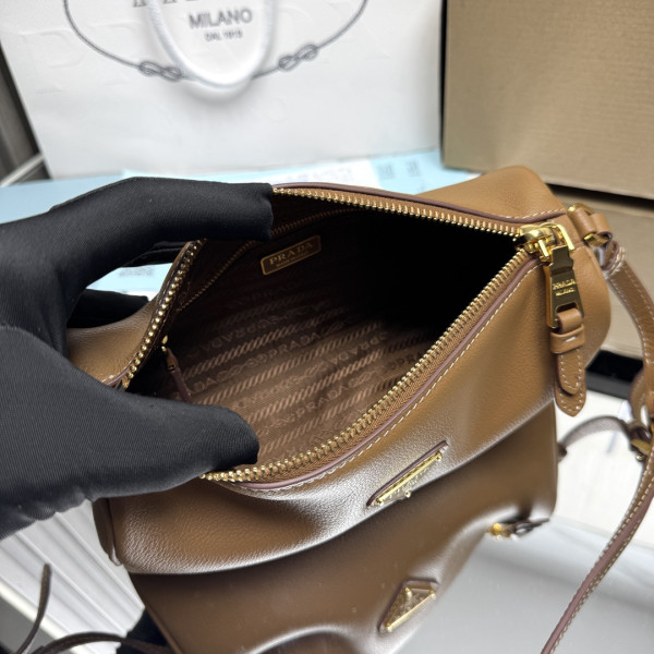 Pra*a leather pouch - 22*9*7.5cm