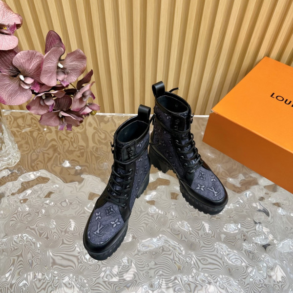 l0*is V*t0n boots