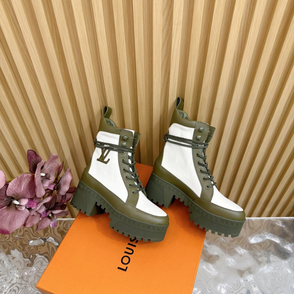 l0*is V*t0n boots