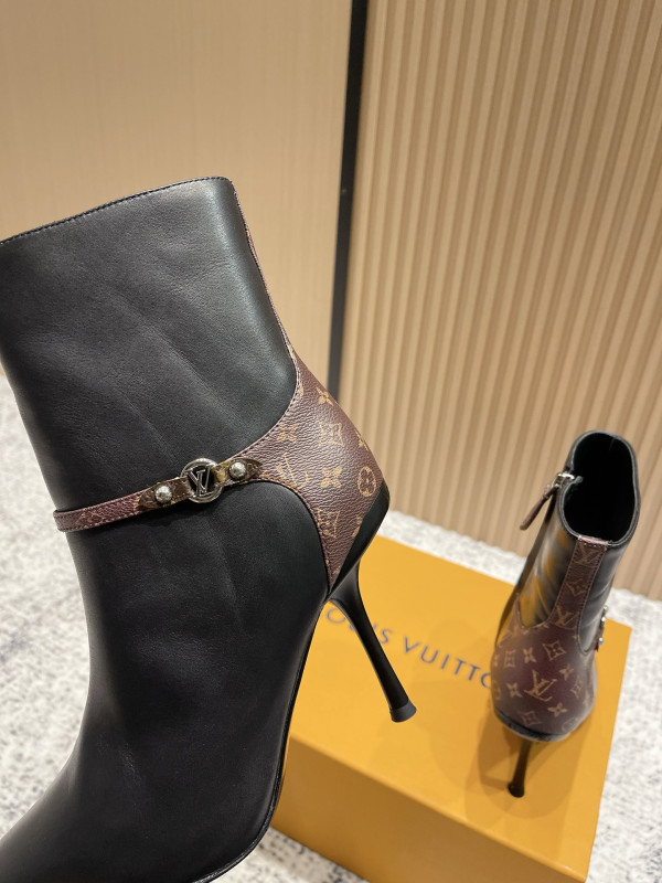 l0*is V*t0n boots