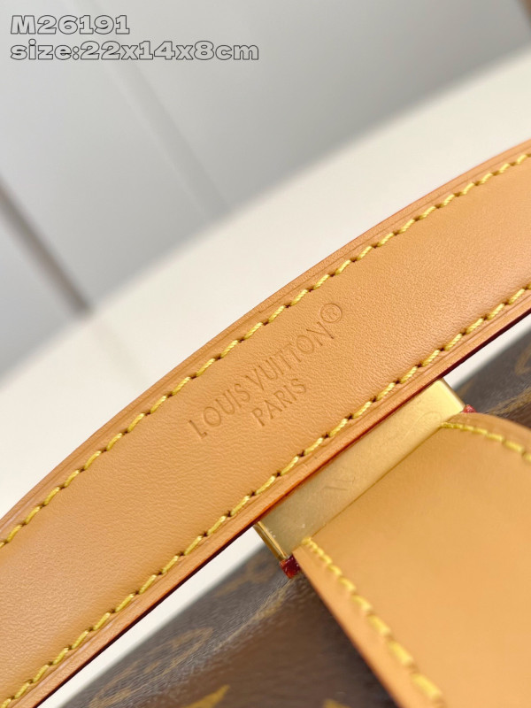 l0*is V*t0n pochette mia - 22*14.5*8cm
